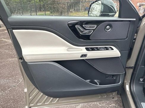 New 2026 Lincoln Aviator 2WD image 13