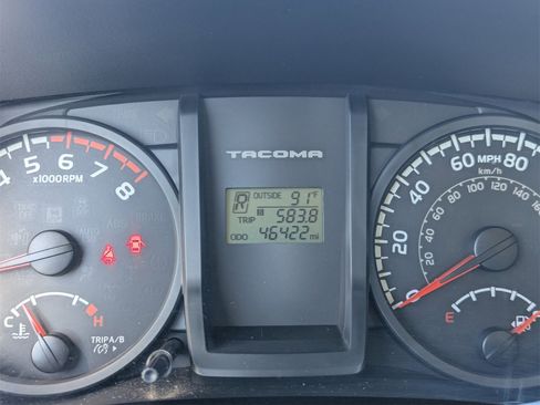 Used 2017 Toyota Tacoma SR image 27