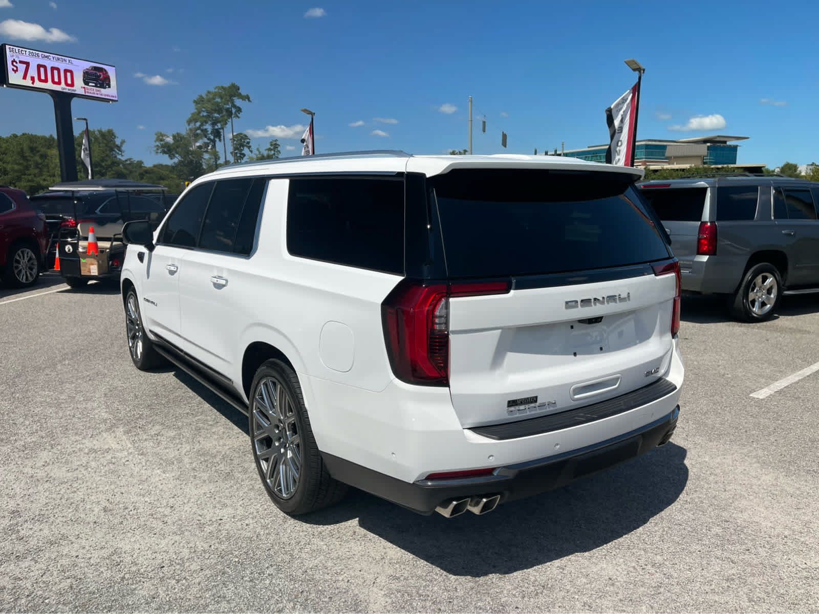 Used 2026 GMC Yukon XL Denali Ultimate AWD/4WD image 7
