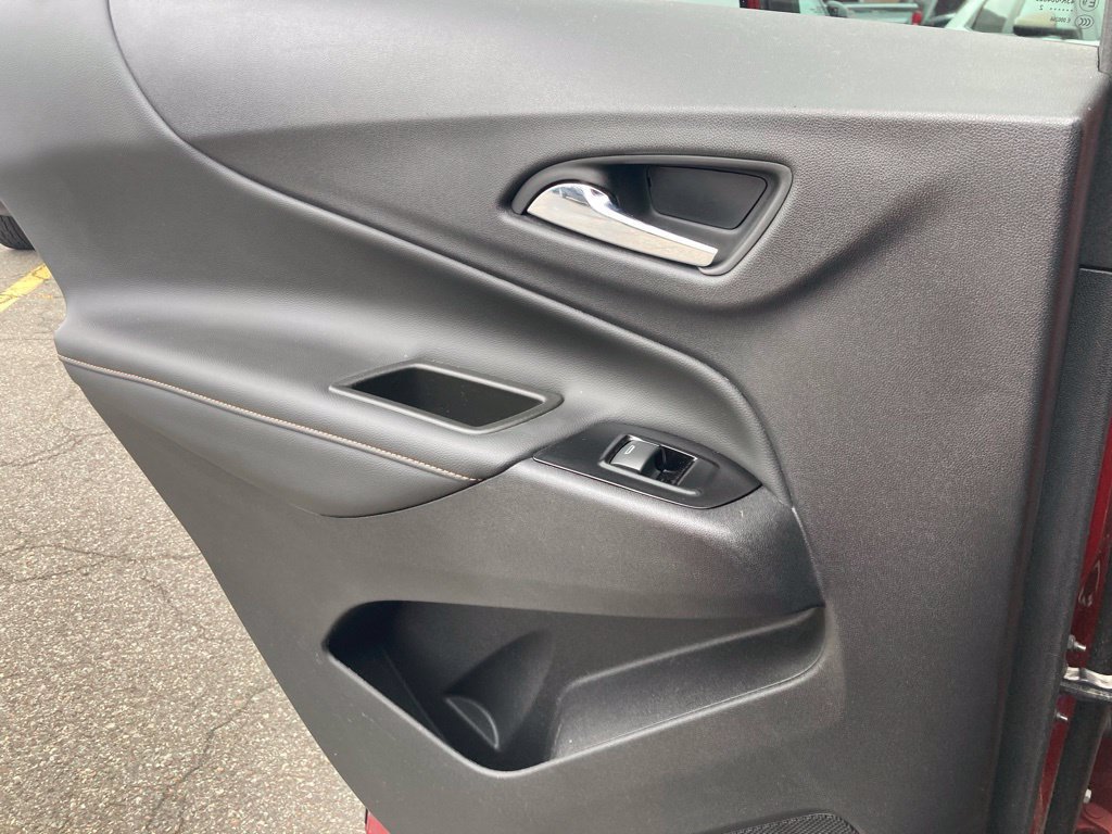 Used 2022 Chevrolet Equinox Premier AWD/4WD image 24