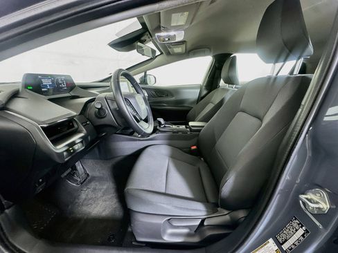 Used 2025 Toyota Prius LE FWD image 13