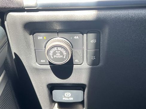 Used 2025 Ford Expedition Tremor AWD/4WD image 30