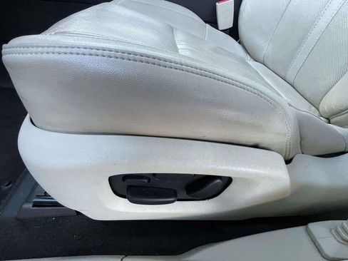 Used 2013 Lincoln MKS AWD image 14