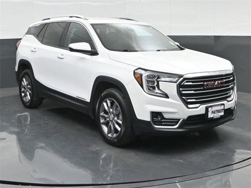 Used 2024 GMC Terrain SLT image 5
