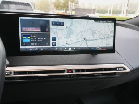 Used 2024 BMW iX xDrive50 w/ Sport Package image 23