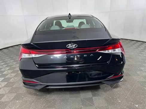 Used 2023 Hyundai Elantra SEL image 4