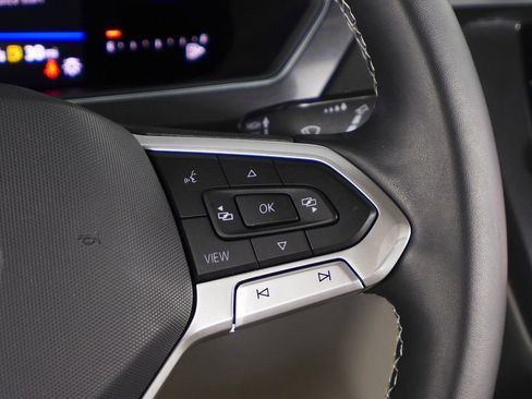 Used 2022 Volkswagen Tiguan SE image 26