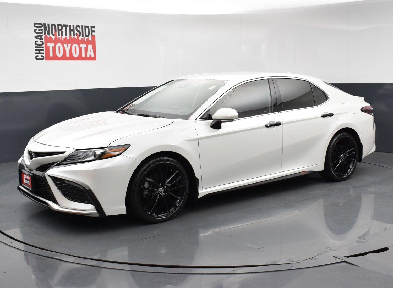 Used 2023 Toyota Camry XSE FWD image 8