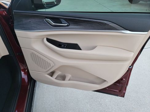 New 2025 Jeep Grand Cherokee Limited w/ Luxury Tech Group II RWD image 10
