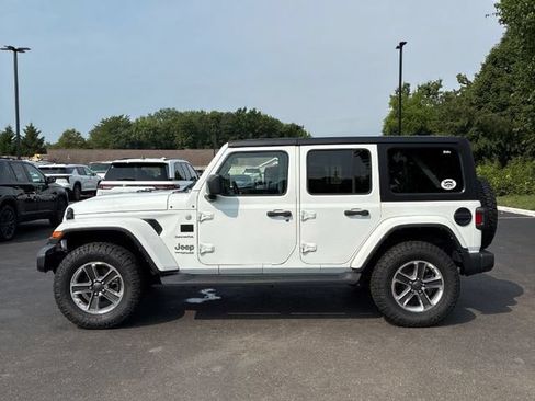Used 2022 Jeep Wrangler Unlimited Sahara w/ Cold Weather Group AWD/4WD image 7