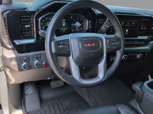 Used 2024 GMC Sierra 1500 SLT AWD/4WD image 4