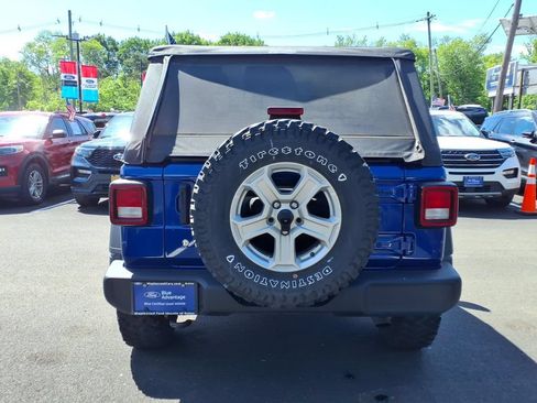 Used 2019 Jeep Wrangler Sport AWD/4WD image 17