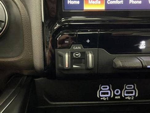 Used 2025 RAM 1500 Laramie w/ Laramie Southwest Edition AWD/4WD image 31