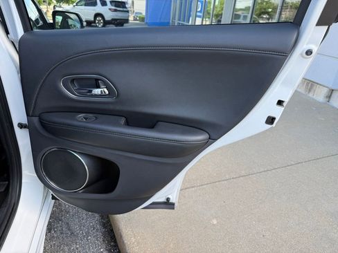 Used 2020 Honda HR-V Touring image 36