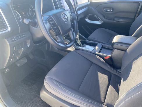 Used 2022 Nissan Frontier SV w/ Technology Package image 14