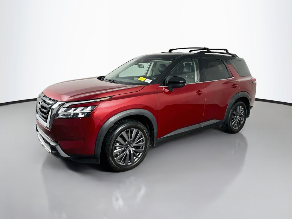 Used 2024 Nissan Pathfinder SL w/ SL Premium Package FWD image 3