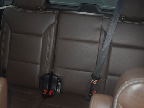 Used 2023 Chevrolet Suburban High Country RWD image 20