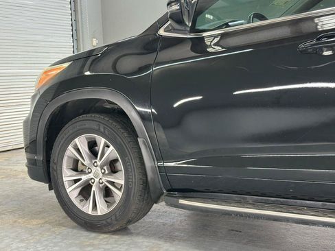 Used 2015 Toyota Highlander XLE FWD image 5