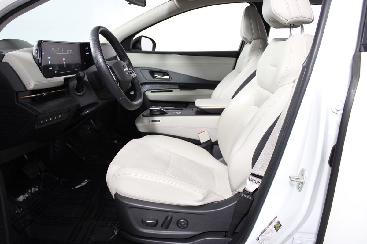 Used 2023 Nissan Ariya FWD image 6