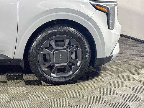 New 2026 Kia Carnival EX image 22