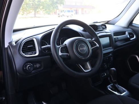 Used 2020 Jeep Renegade Latitude FWD image 15
