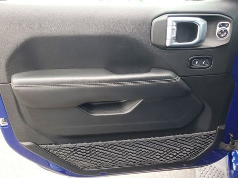 Used 2020 Jeep Wrangler Unlimited Sahara image 11