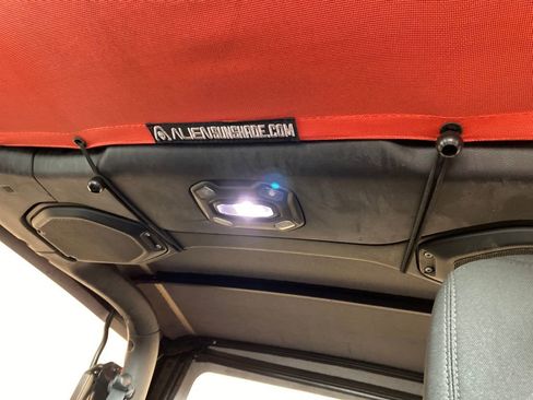 Used 2018 Jeep Wrangler Sport S image 23