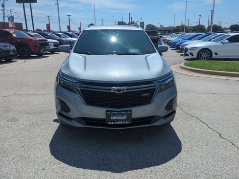 Used 2023 Chevrolet Equinox RS FWD image 3