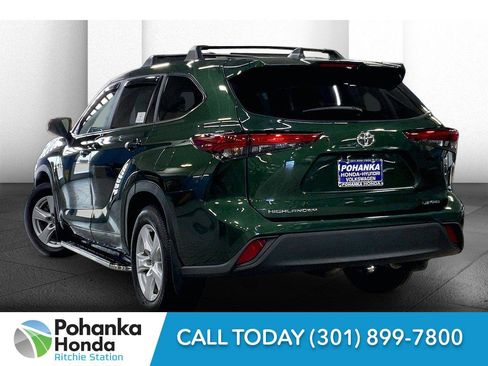 Used 2023 Toyota Highlander LE AWD/4WD image 10