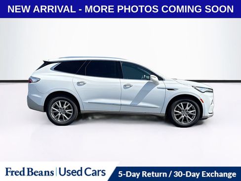 Used 2023 Buick Enclave Essence w/ Experience Buick Package AWD/4WD image 9