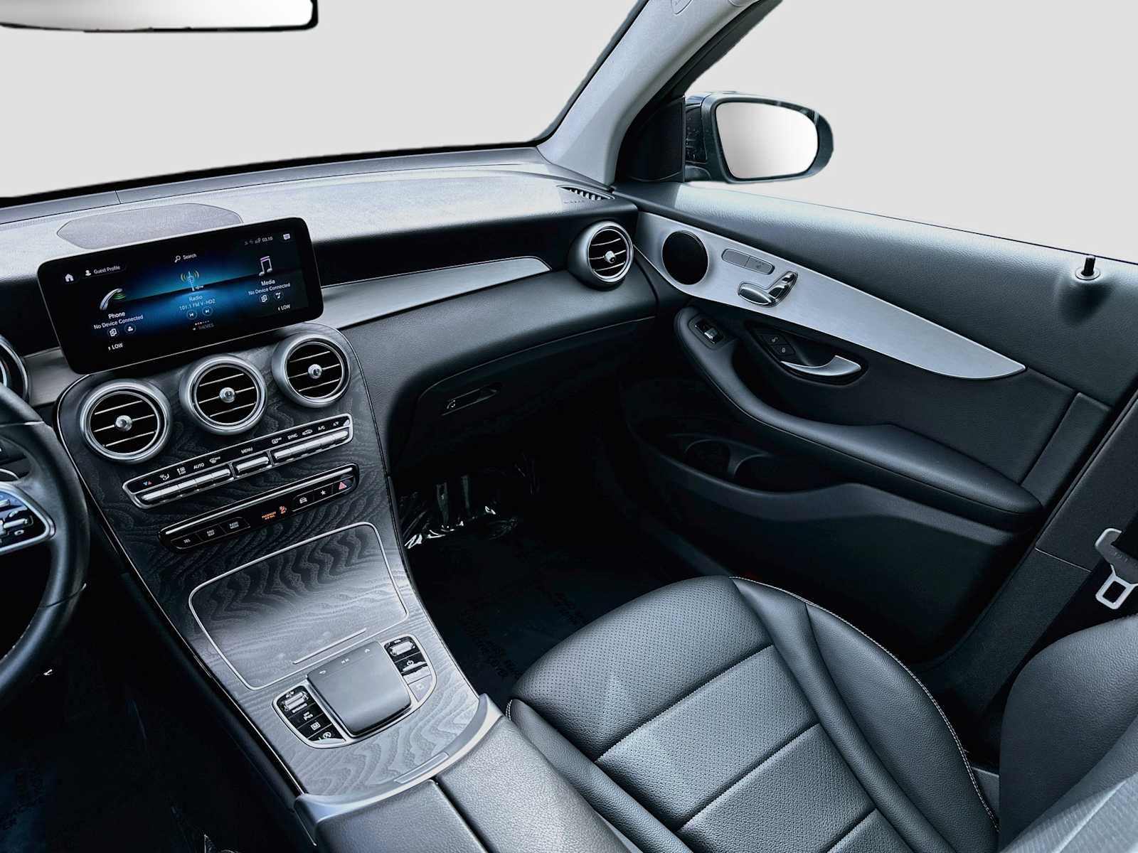 Used 2022 Mercedes-Benz GLC 300 image 23