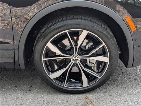 Certified 2024 Volkswagen Tiguan SEL R-Line w/ MDO Package, Two-Row AWD/4WD image 7