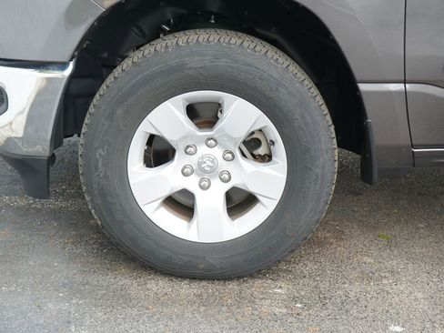 Used 2023 RAM 1500 Big Horn AWD/4WD image 6