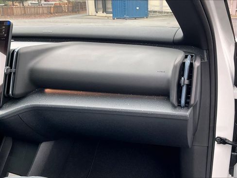 New 2025 Volvo EX30 Ultra w/ Protection Package Premier image 28