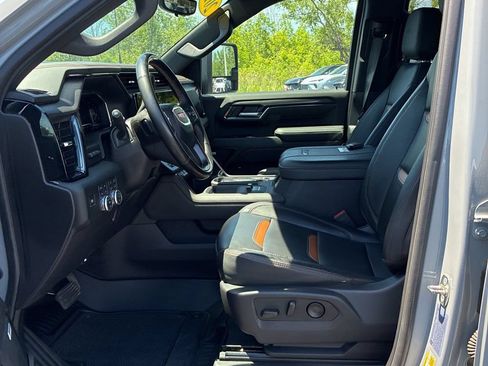 Used 2024 GMC Sierra 3500 AT4 w/ AT4 Premium Plus Package AWD/4WD image 6