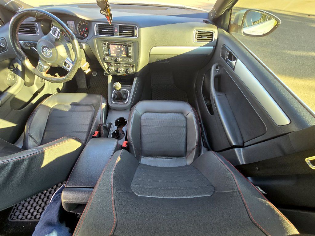 Used 2014 Volkswagen Jetta GLI Autobahn FWD image 15