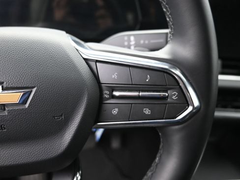 Used 2026 Chevrolet Equinox LT AWD/4WD image 13
