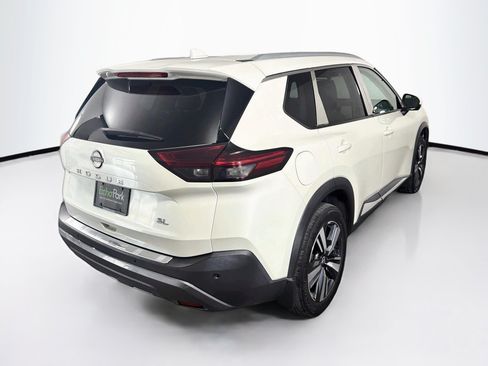 Used 2023 Nissan Rogue SL FWD image 9