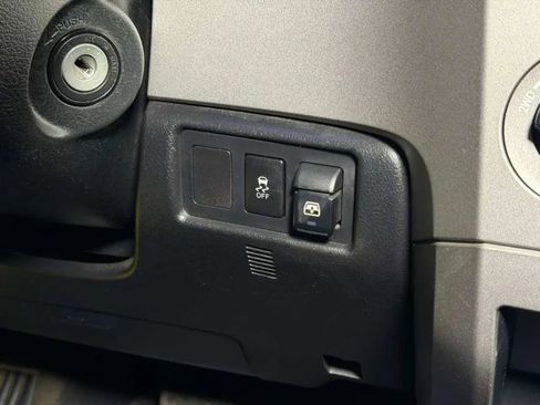 Used 2011 Toyota Tundra 4x4 CrewMax w/ Tow Pkg image 27