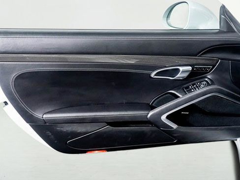 Used 2019 Porsche 911 Carrera 4S AWD/4WD image 32