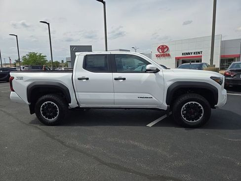 New 2026 Toyota Tacoma TRD Off-Road AWD/4WD image 2
