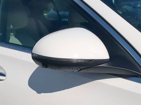 Used 2023 Mercedes-Benz C 300 Sedan image 13