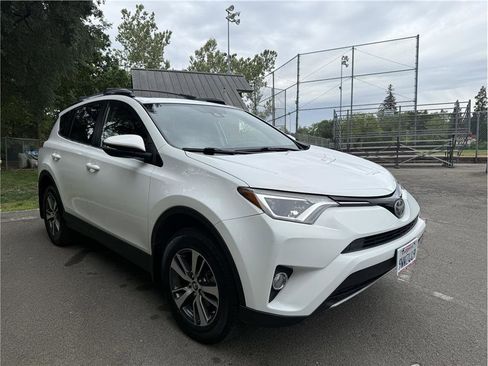 Used 2017 Toyota RAV4 XLE w/ All Weather Liner Package image 7