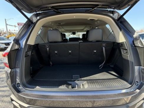 New 2025 Honda Pilot Touring image 9