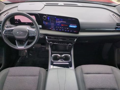 Used 2024 Chevrolet Traverse LT w/ Midnight/Sport Edition FWD image 18