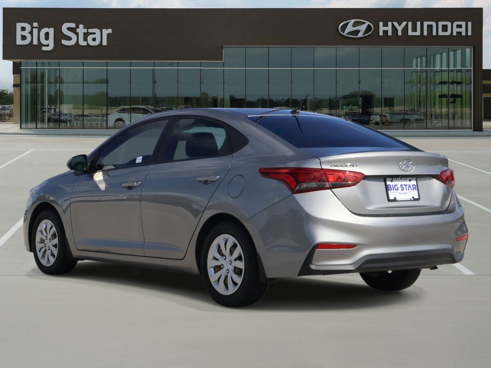 Used 2021 Hyundai Accent SE FWD image 3