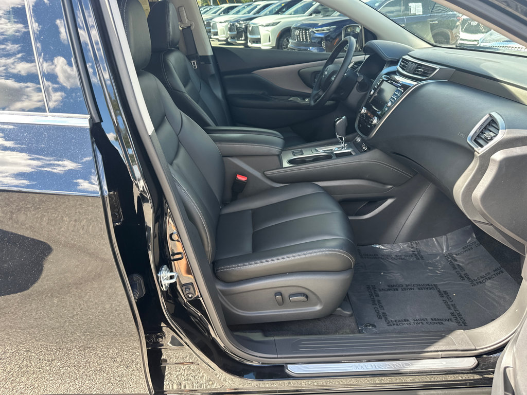 Used 2024 Nissan Murano SV FWD image 11