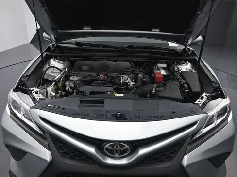 Used 2020 Toyota Camry SE w/ Convenience Package FWD image 27