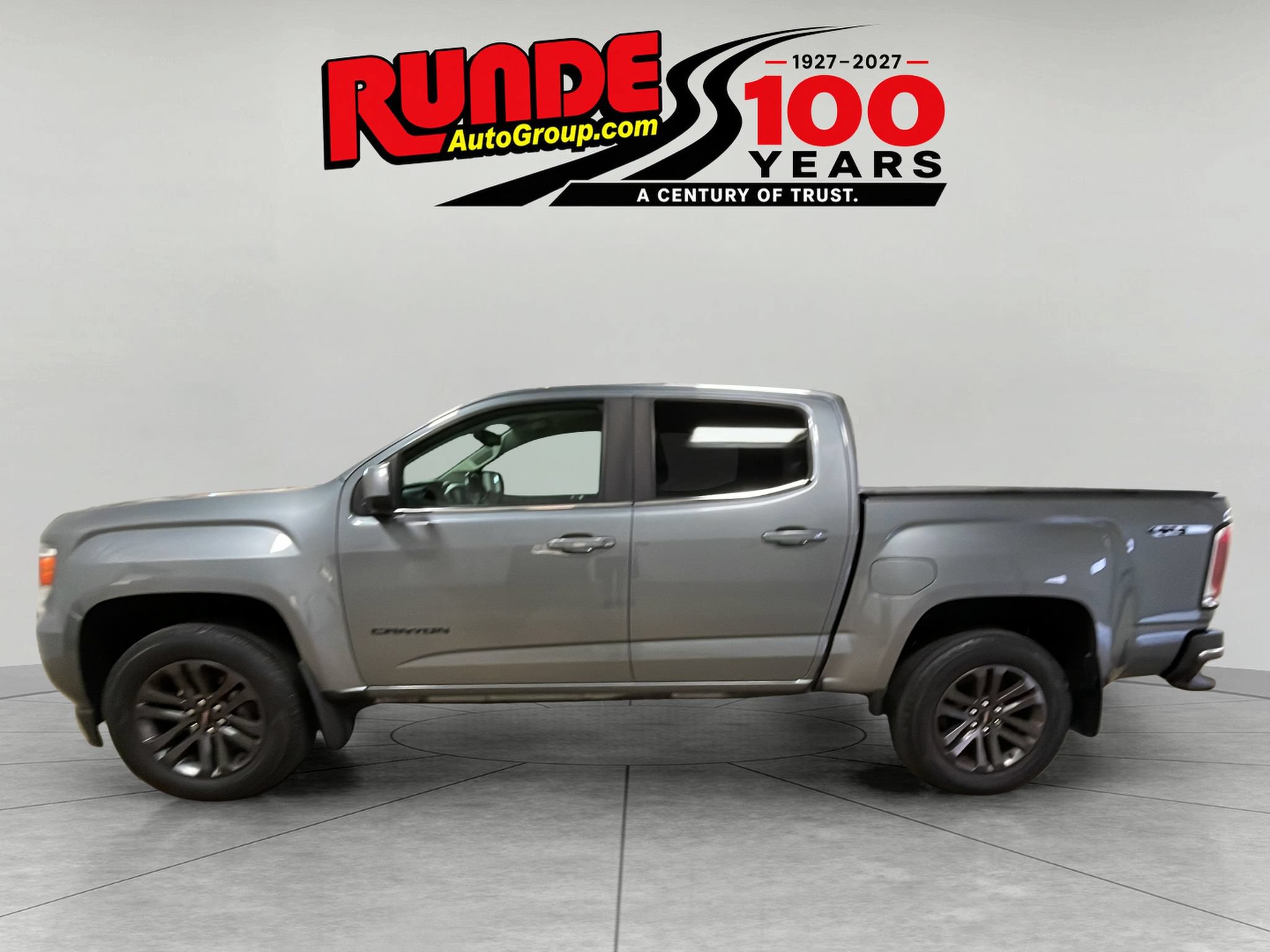 Used 2020 GMC Canyon SLE w/ Elevation Edition AWD/4WD image 2