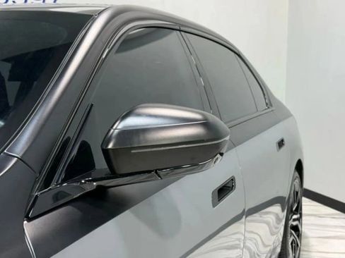 Used 2025 BMW 760i xDrive w/ Executive Package AWD/4WD image 12